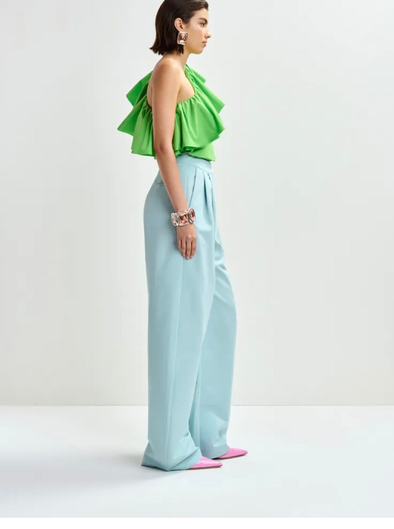 Essentiel antwerp -40% di sconto top asimmetrico verde con volant