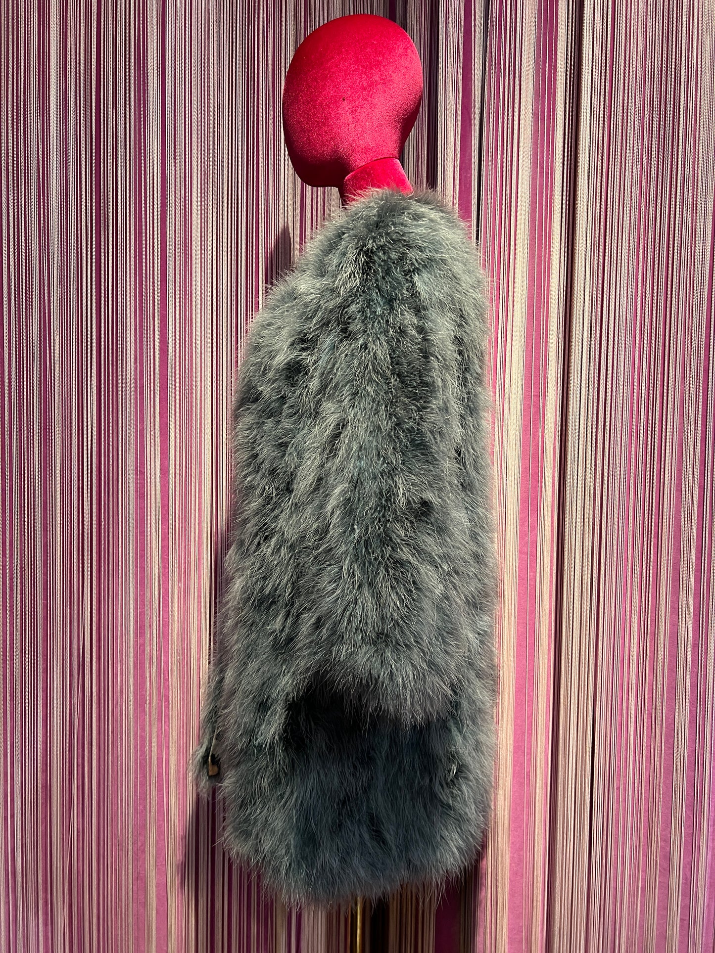 11 Love is glamour cappotto piume grigio chiaro maniche 3/4