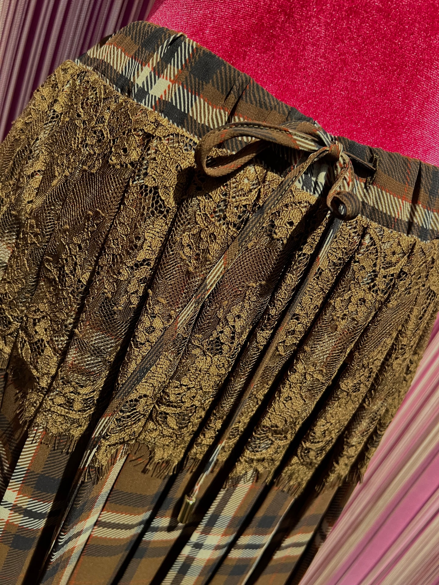 Ermanno Scervino gonna tartan a pieghe in georgette con applicazione pizzo , vita elastica con coulisse