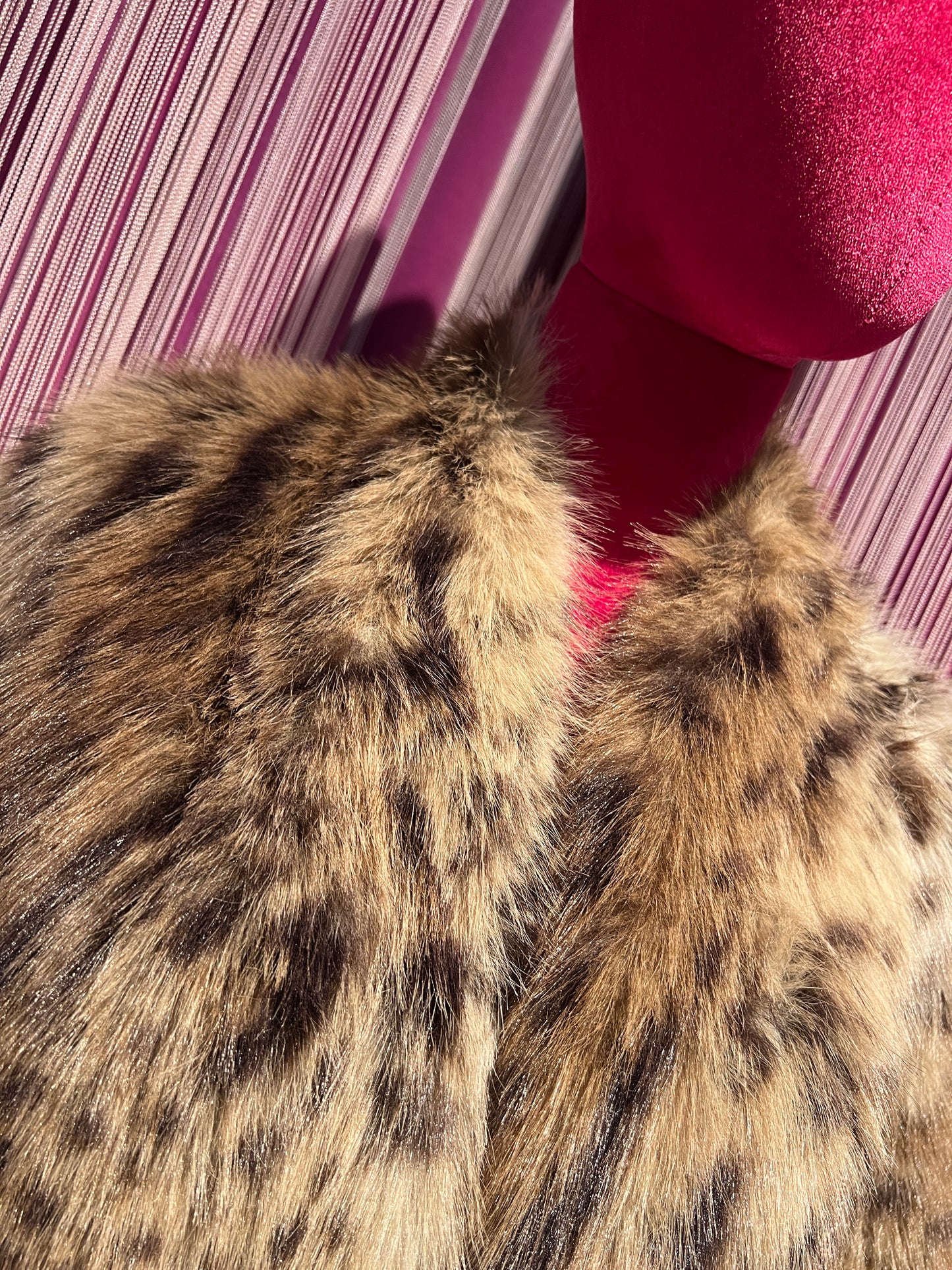 Bazar deluxe cappotto eco pelliccia animalier con cintura e fodera interna floreale