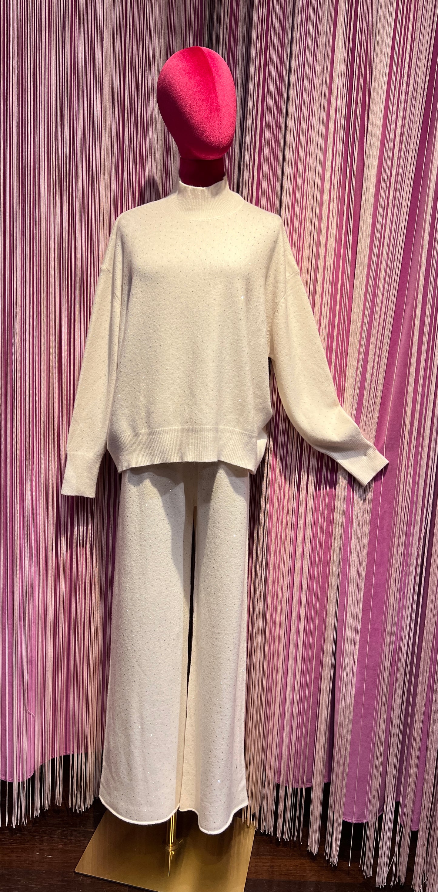 The room completo panna maglia e pantalone con pois cristalli