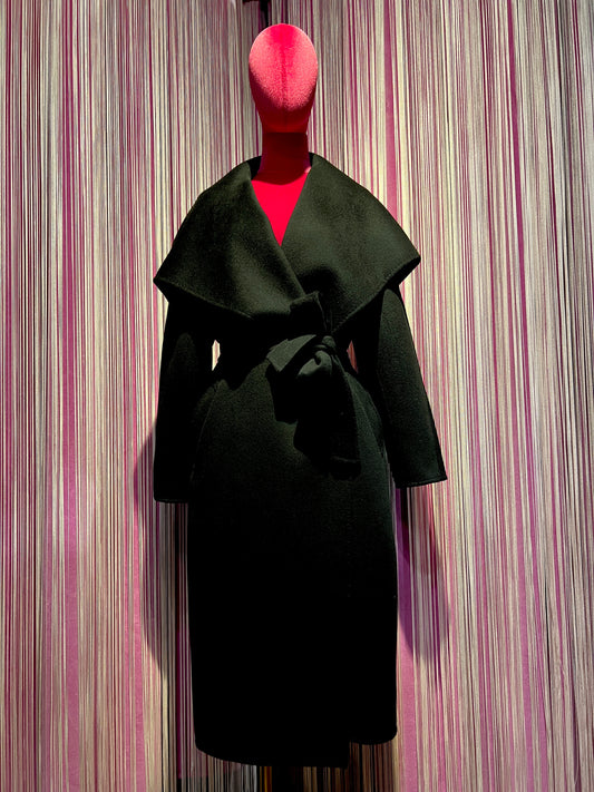 The room cappotto con collo sciallato nero