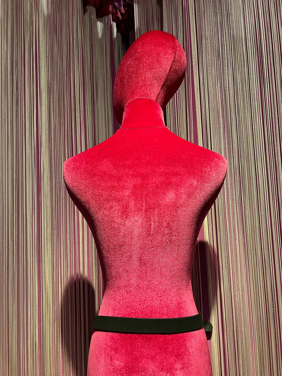 Love & roses cintura nera in ecopelle con fibbia cristalli