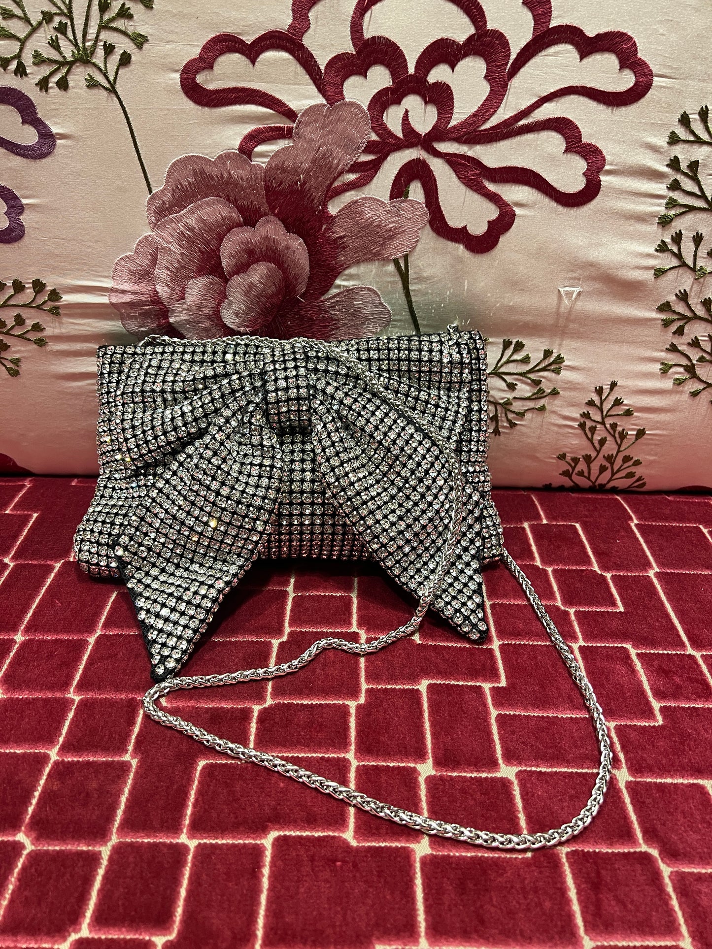 Borsa tracollina  con fiocco argento con Swarovski