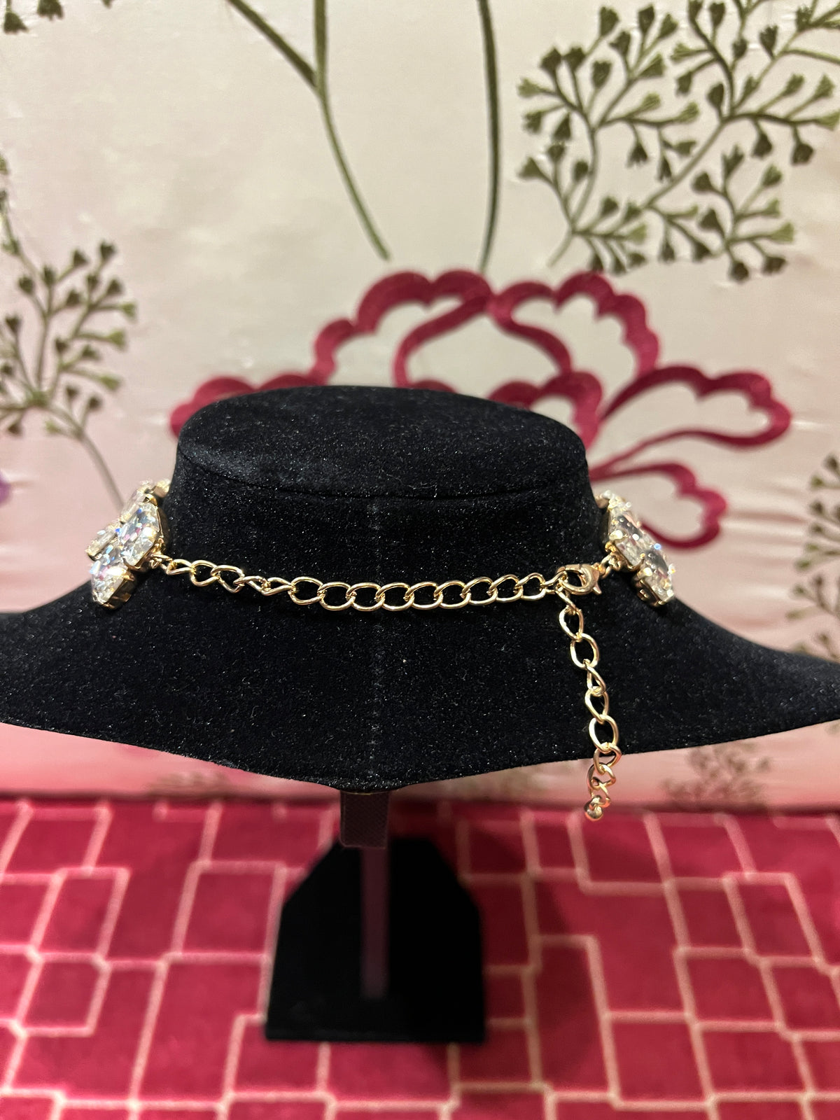 Collana girocollo a due fili di zirconi con croce