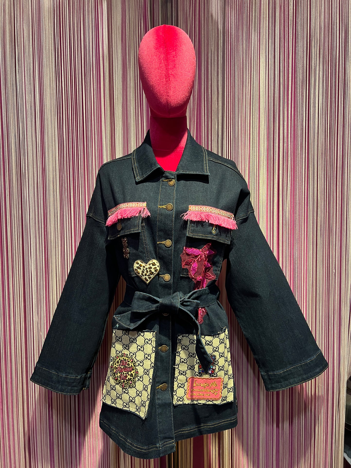 ABpink🩷 giacca denim con cintura con applicazione ramage fucsia patch e tasche logate GG