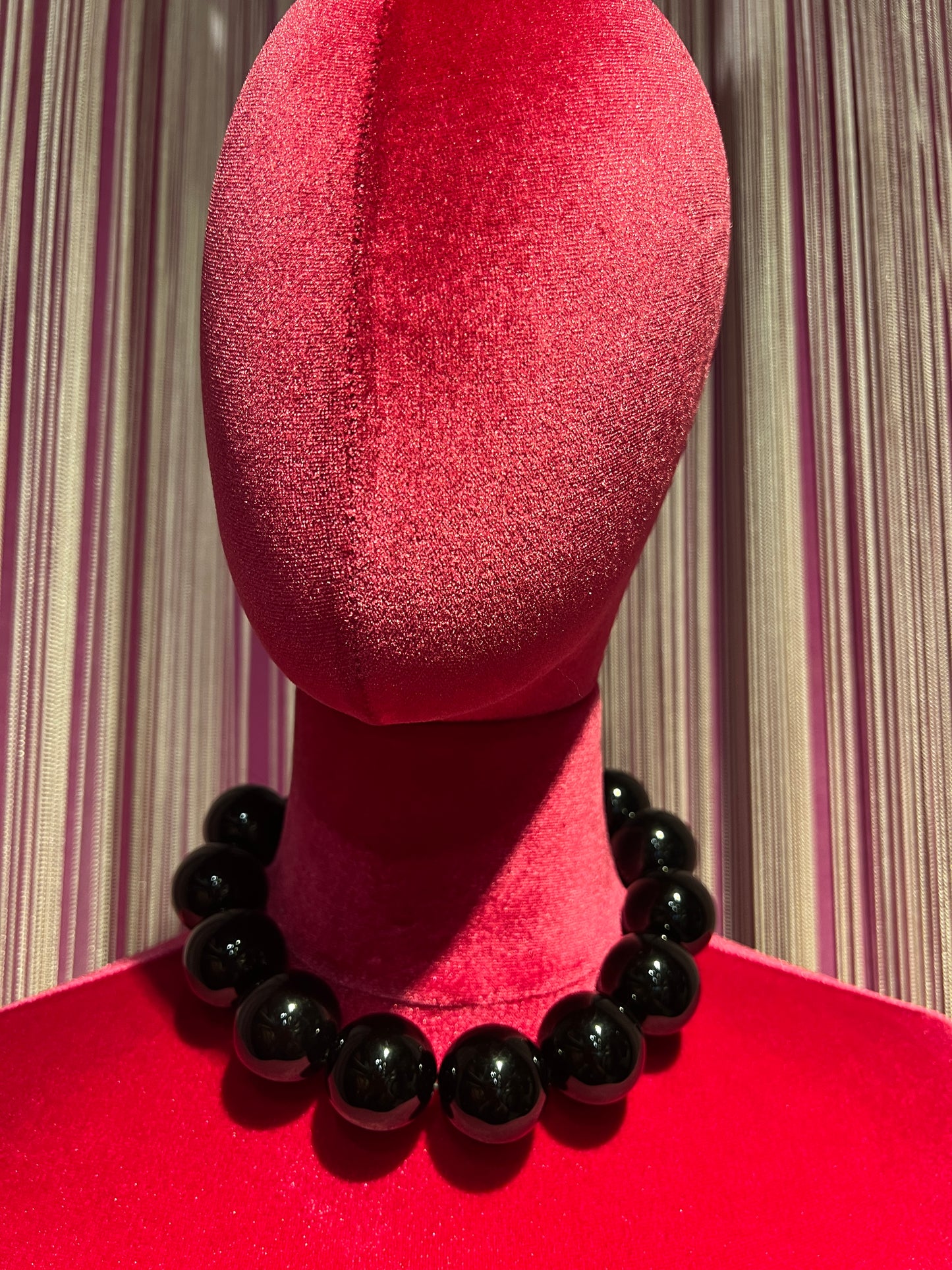 Collana girocollo perle grandi nera