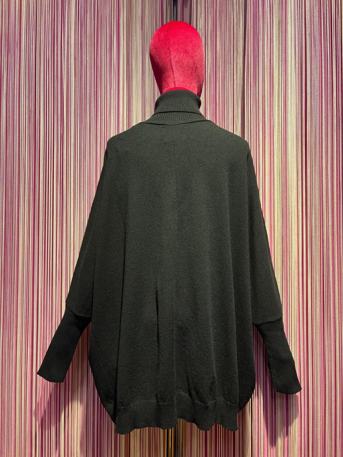 Pink memories maglia collo alto nero manica pipistrello