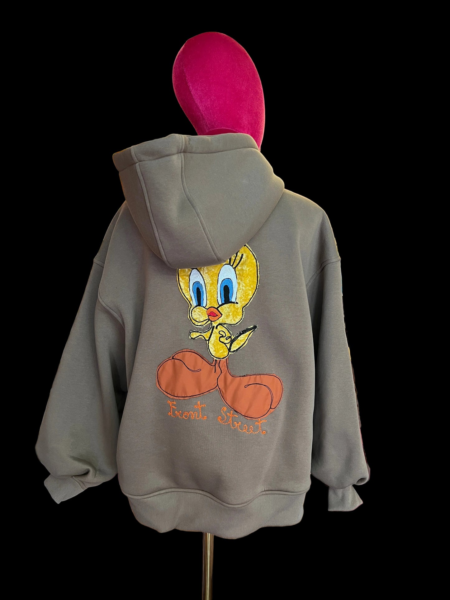 Front street felpa con cappuccio fango con applicazione looney tunes Titti
