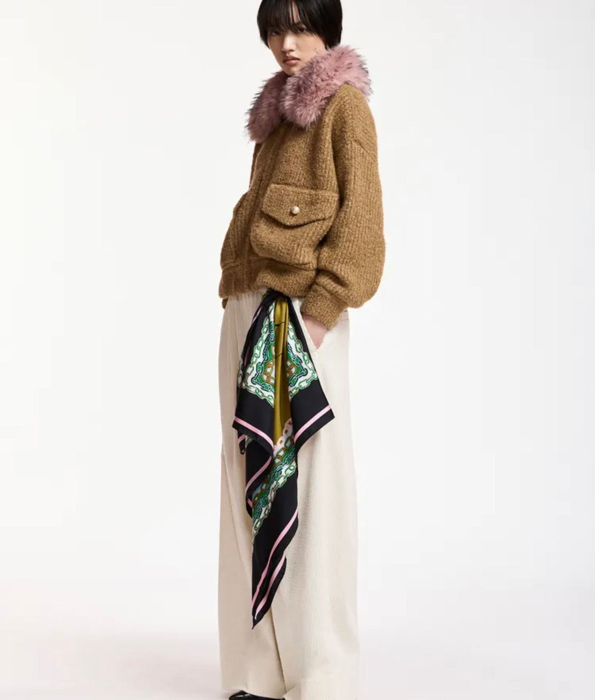 Essentiel antwerp giacca bomber cammello in tessuto boucle’ collo removibile in ecopelliccia rosa chiaro