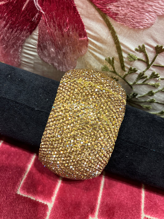 Bracciale alto color oro con strass chiusura a molla
