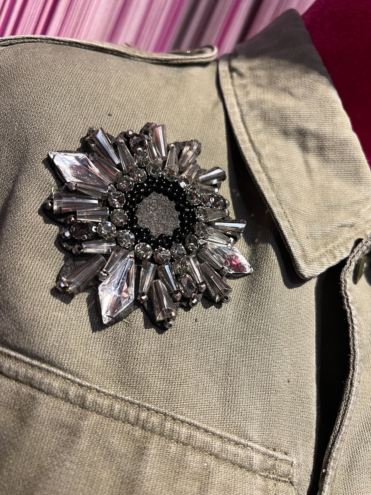 ABpink 🩷 la verdina , giacca militare con patch tigre, fiori cristalli e tessuto FF