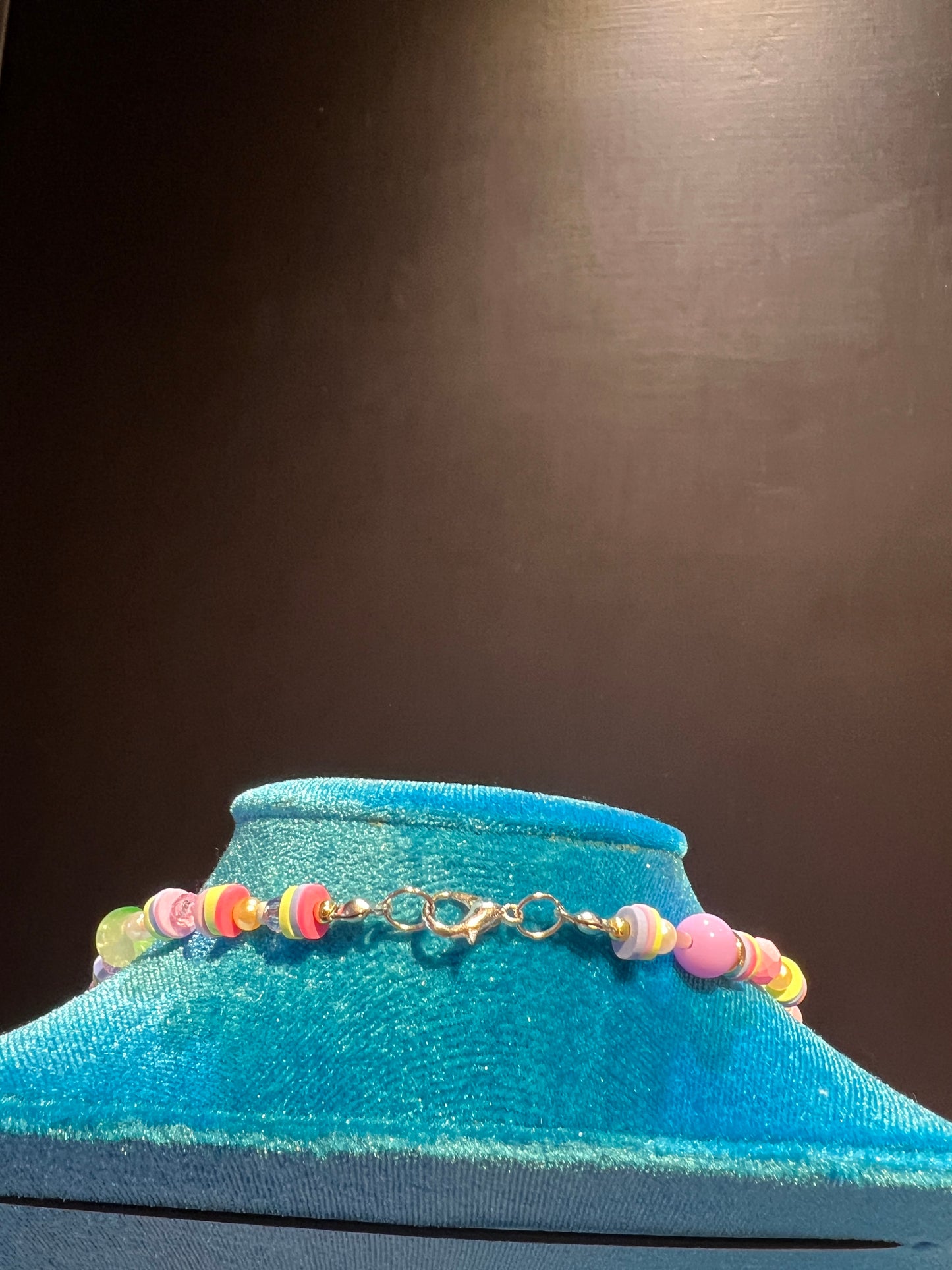 Collana girocollo multicolor con charms cagnolino farfalle