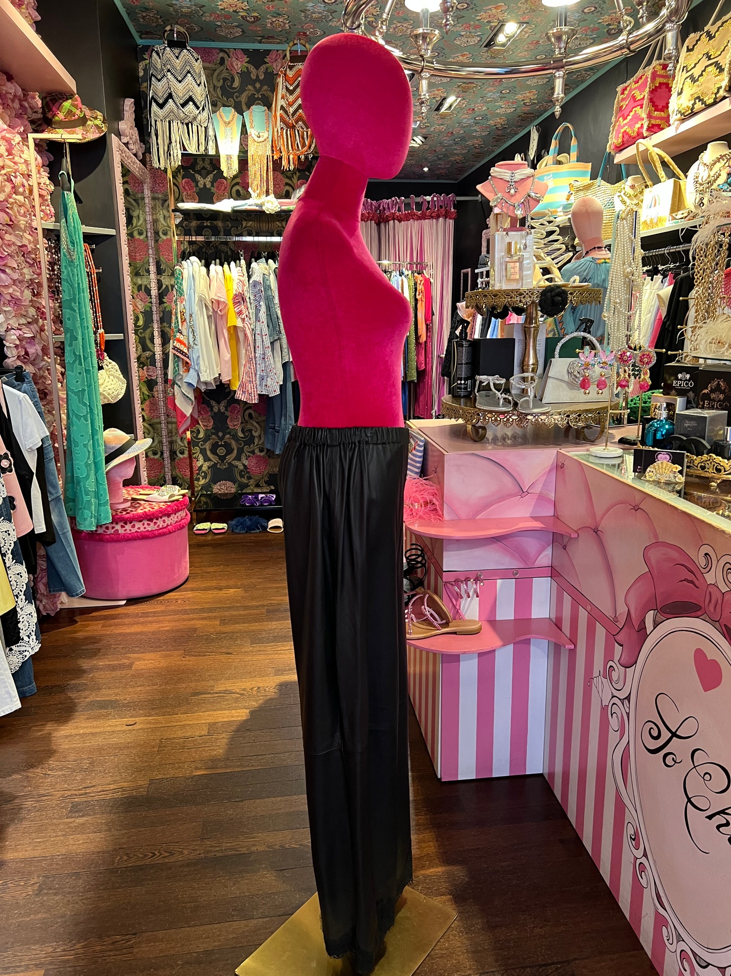 Pink memories pantalone di pelle nero con pizzo