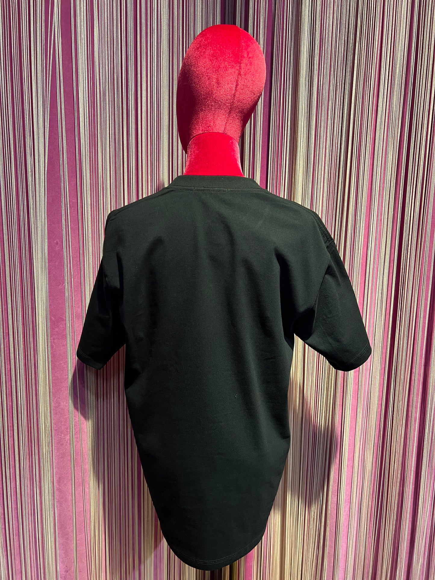 Isabelle Blanche Paris t shirt cotone over nera con stampa “ Fashion is my boyfriend “bianca