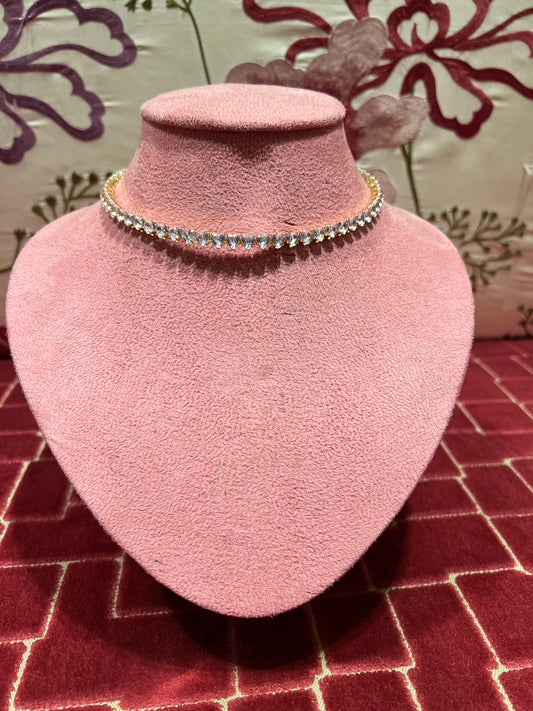 Collarino metallo oro zirconi crystal cuori