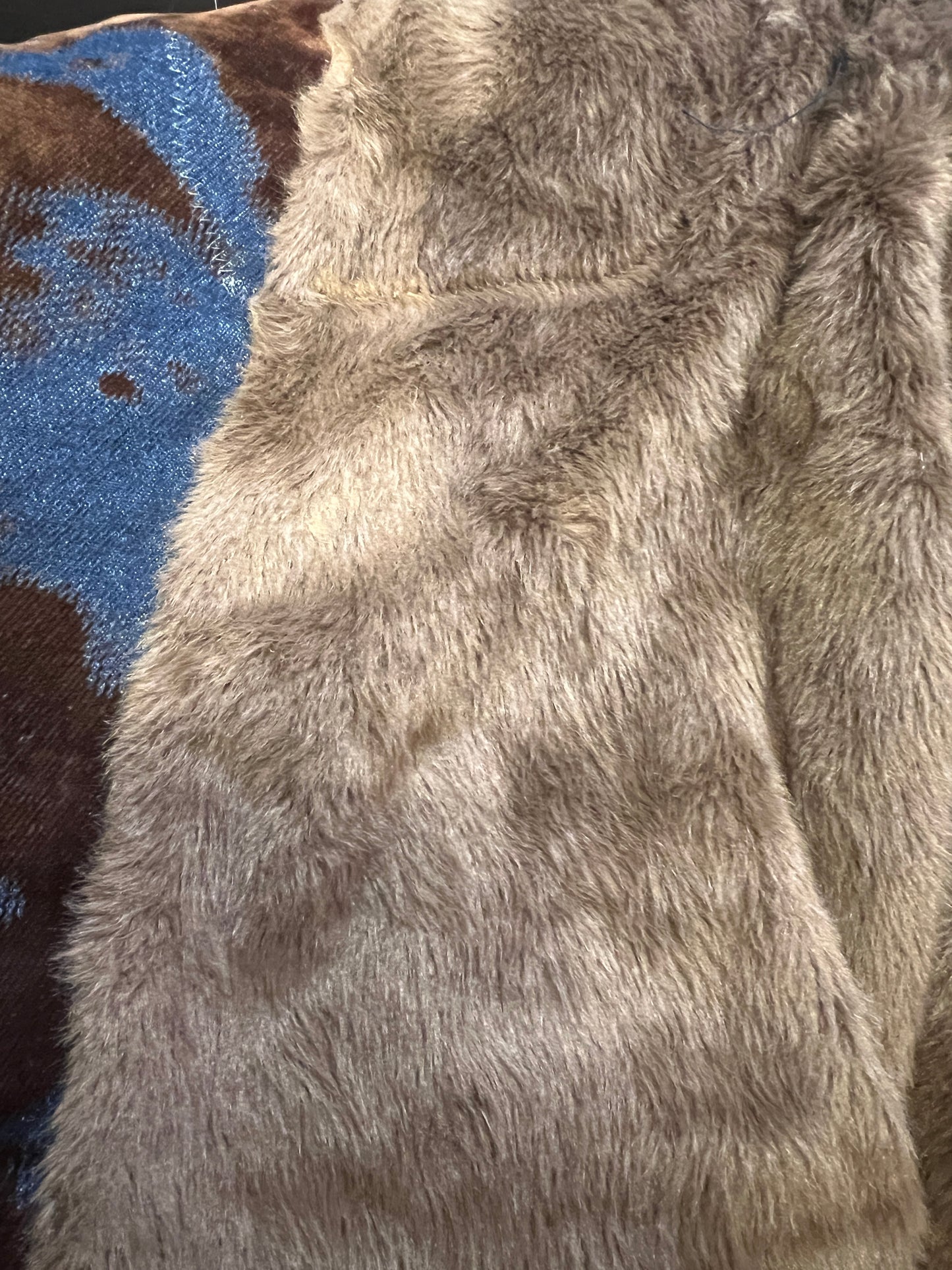 ABpink 🩷vellutina.giubbino velluto con interno in ecopelliccia ,colletto rimovibile, applicazioni patch teddy in micro paillettes , teddy in tessuto e patch cristalli