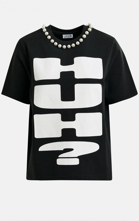 Essentiel antwerp t shirt nera con stampa “ Huh?” e decorazione perle