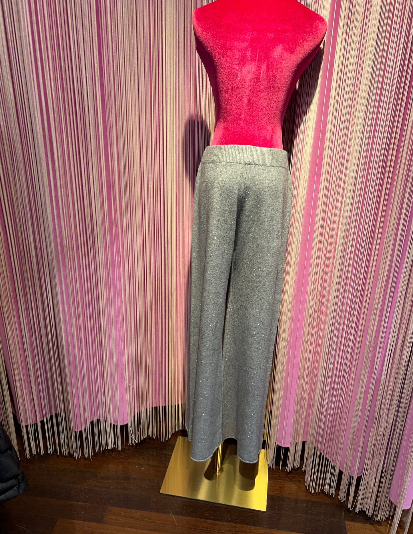 The room completo grigio maglia e pantalone pois cristalli