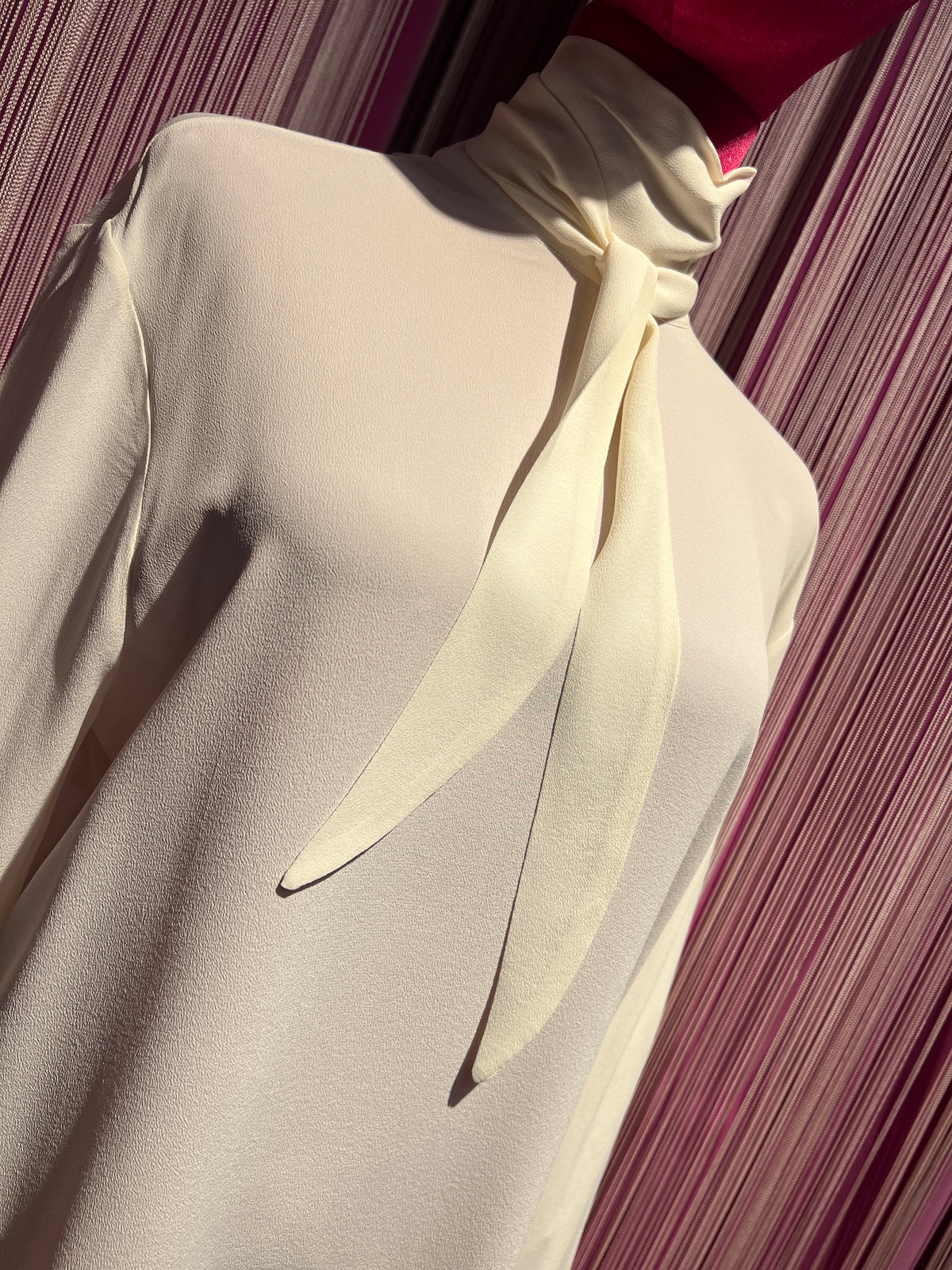 SU official blusa panna con fiocco