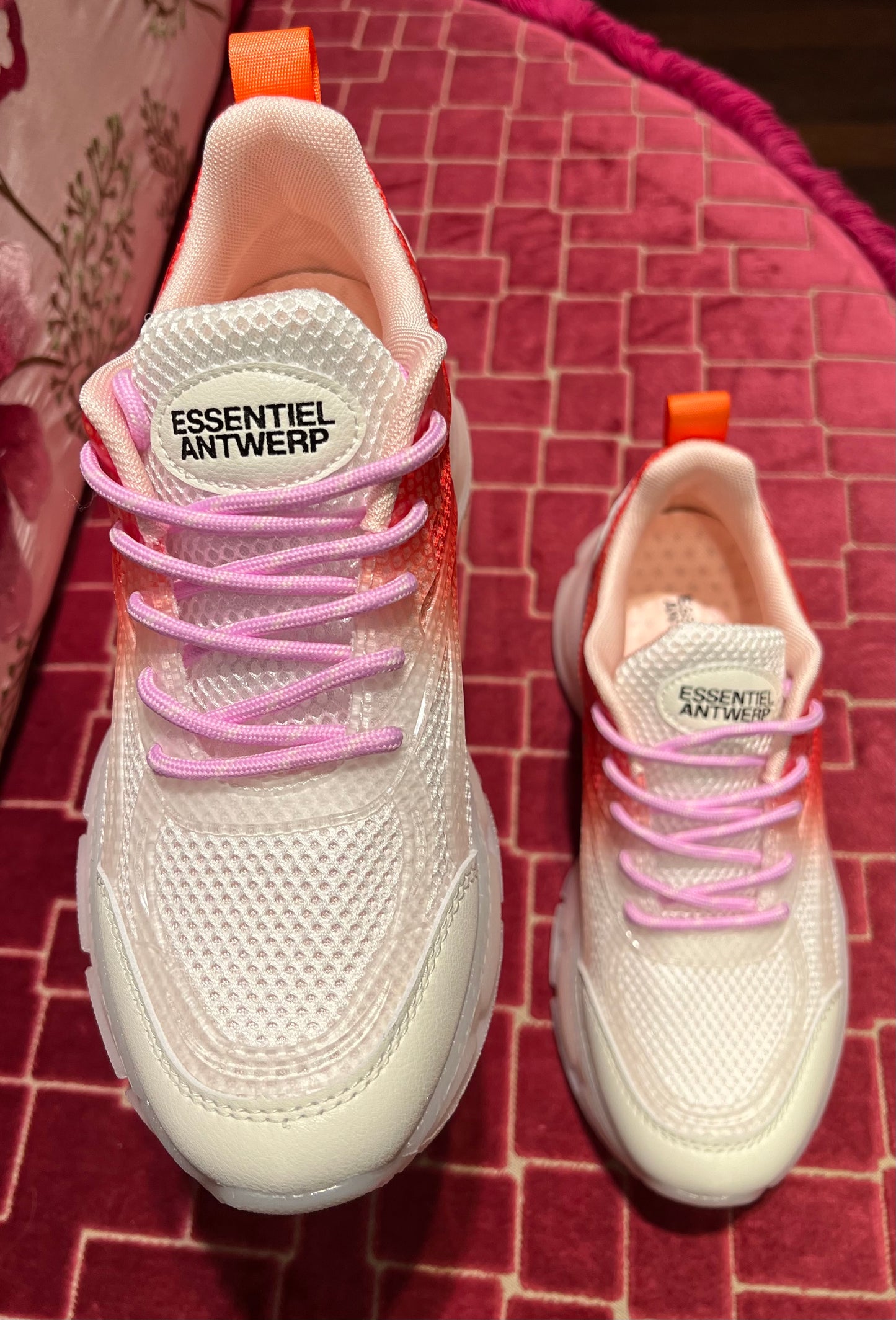 Essentiel antwerp sconto50% sneakers bianche e arancio lacci rosa