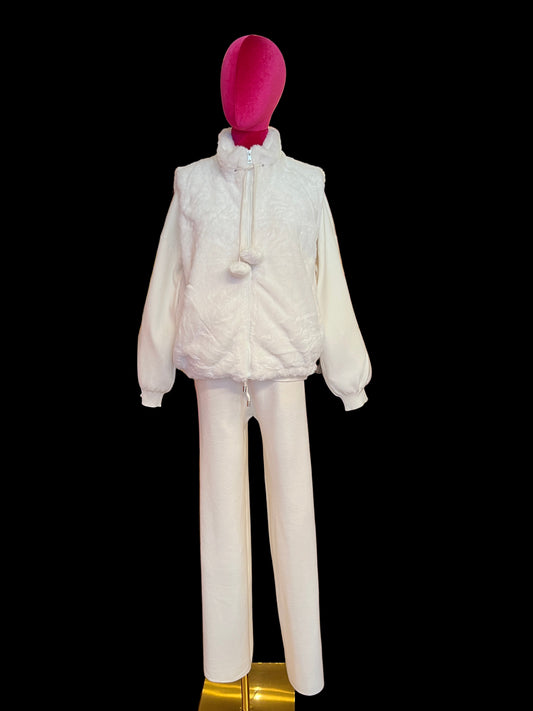 The room completo 3 pezzi panna , tuta in maglia con gilet ecopelliccia