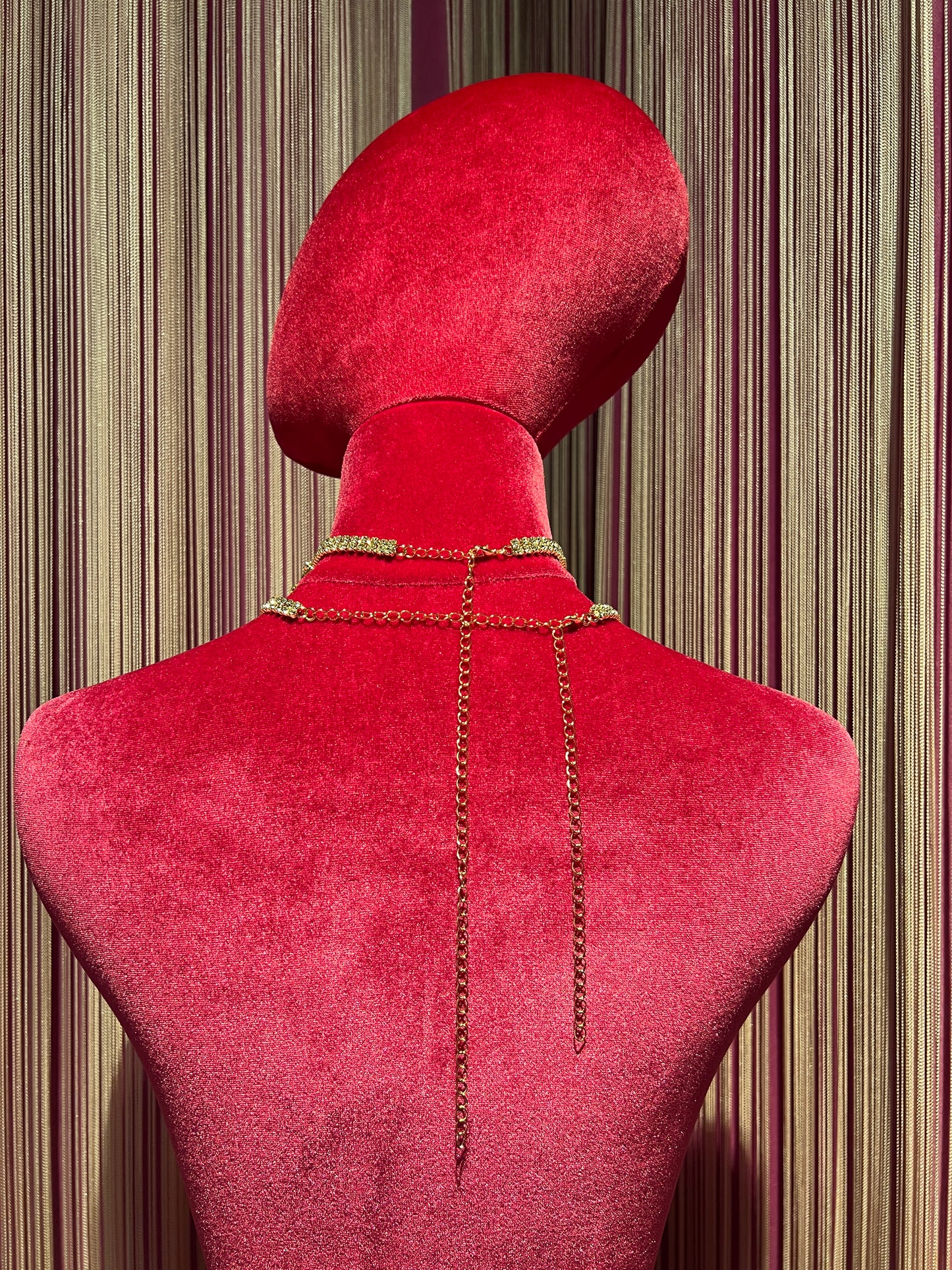 Choker con Swarovski montatura dorata