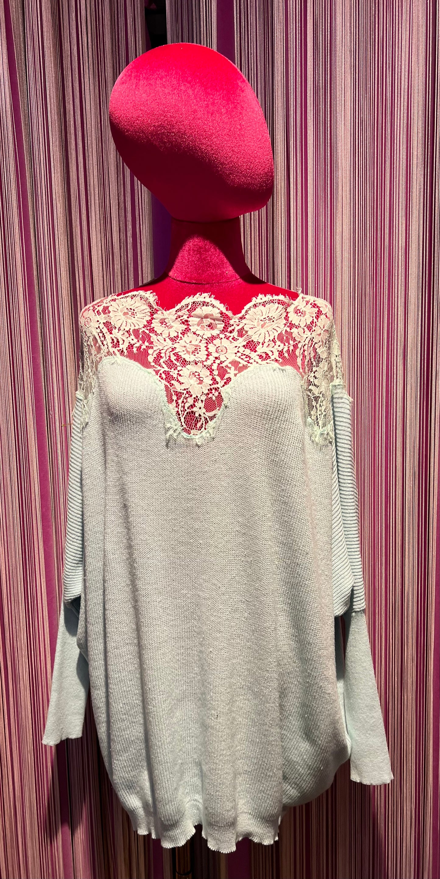 Pink memories maglia con pizzo celeste