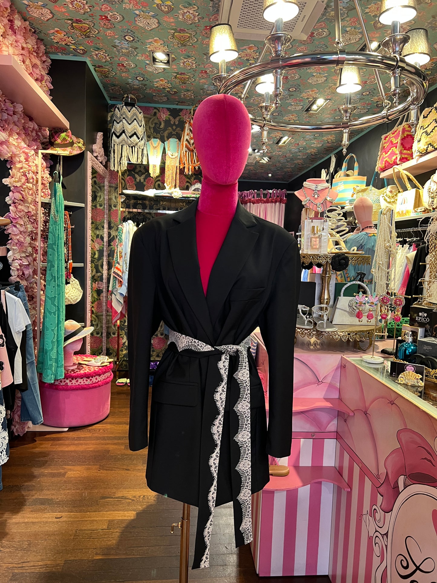Pink memories giacca over nera con cintura pizzo