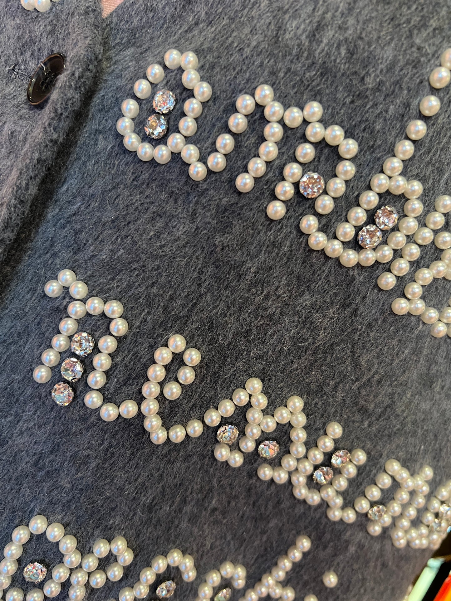 Front street gilet in panno con scritta perle