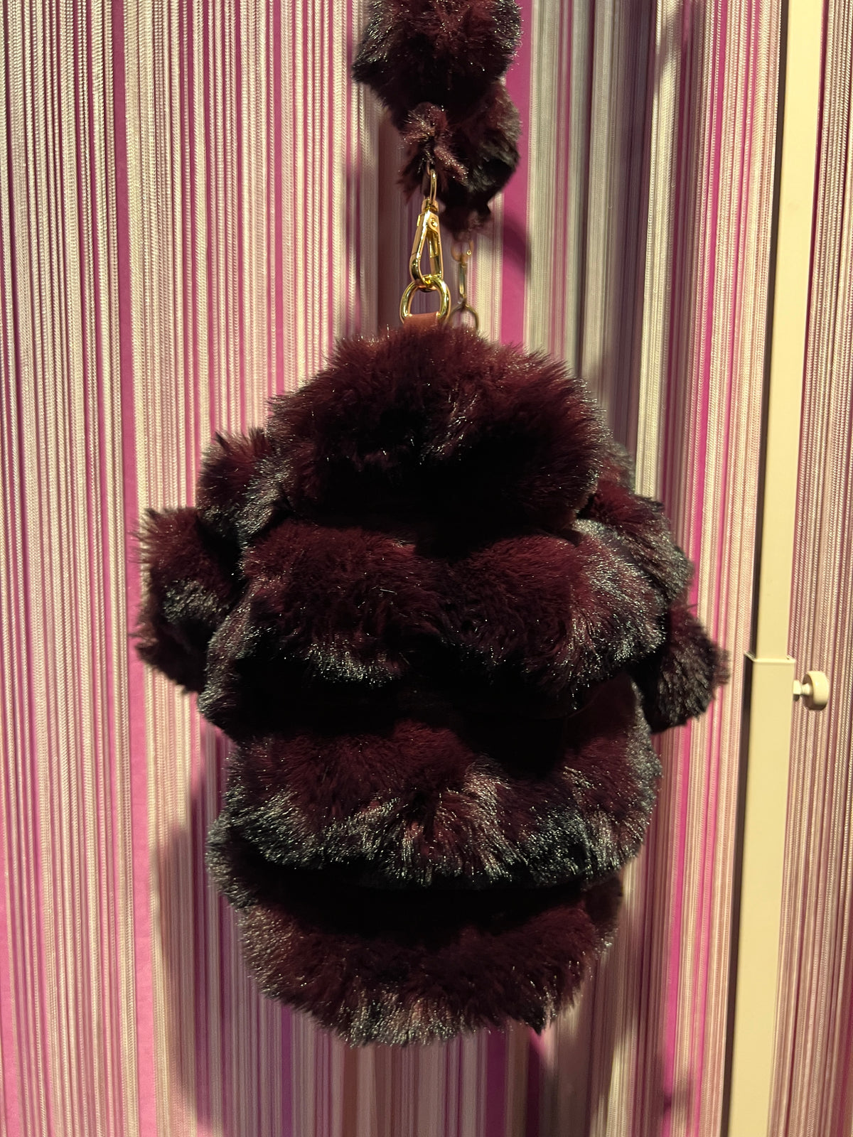 The room borsa due manici burgundy in simil pelliccia effetto visone con tracolla