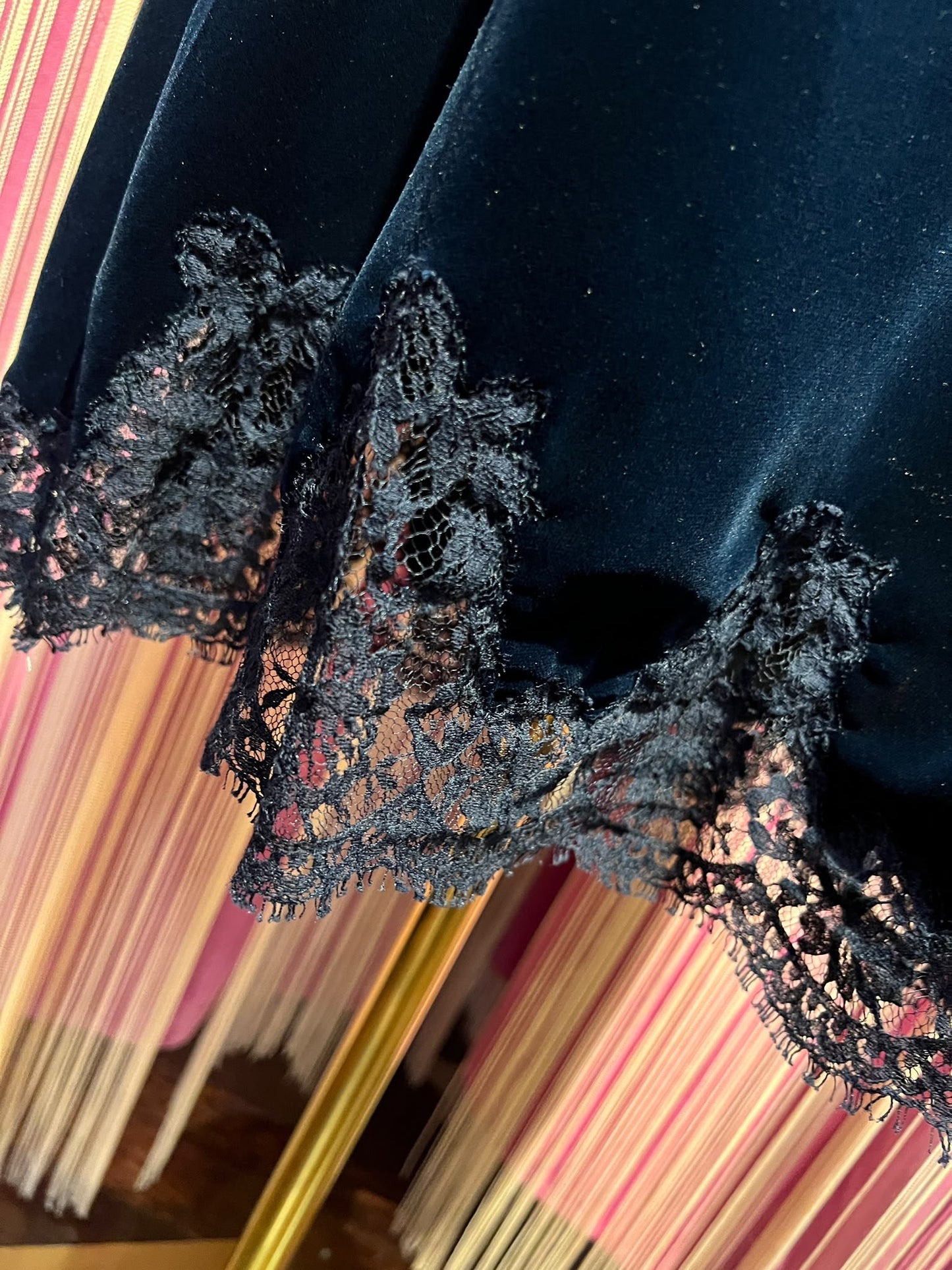 Ermanno Scervino gonna in velluto blu con applicazione pizzo, vita elasticizzata
