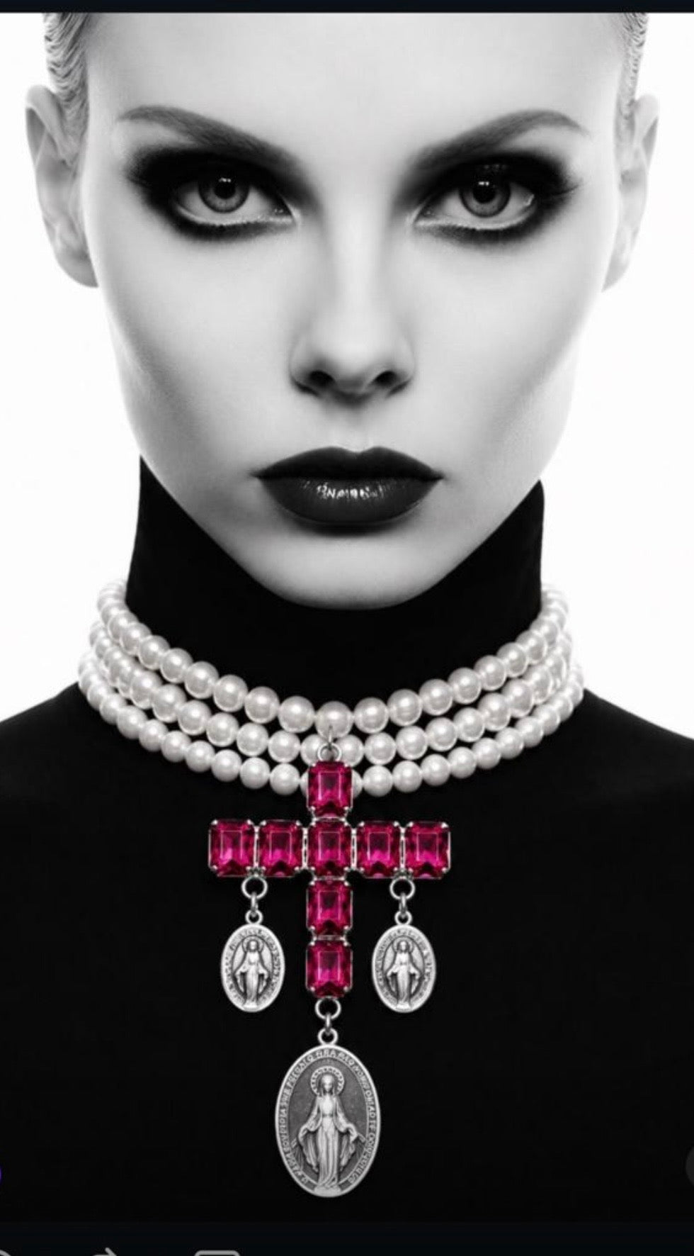 TittiBi collarino 4 fili perle con croce fucsia e charms dorati immagini sacre