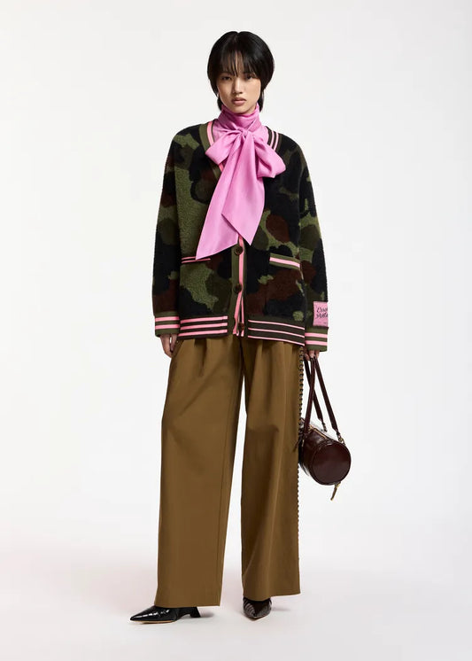 Essentiel antwerp cardigan jacquard mimetico kaki marrone con bordi a righe rosa