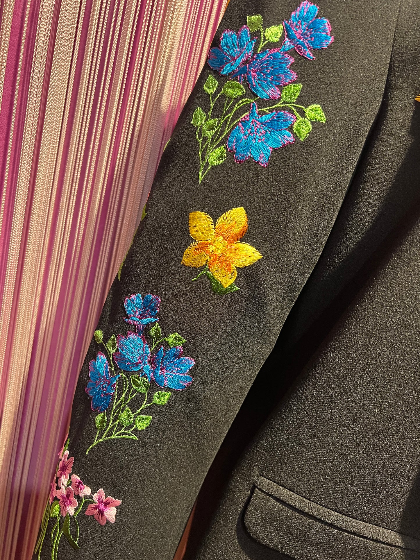 5 Progress giacca nera con decorazione floreale