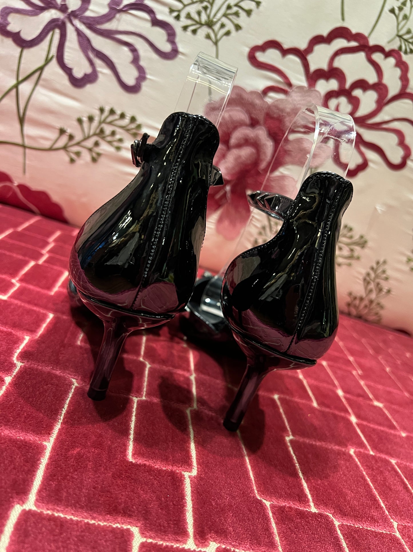 Slingback ecopelle con borchie colore nero