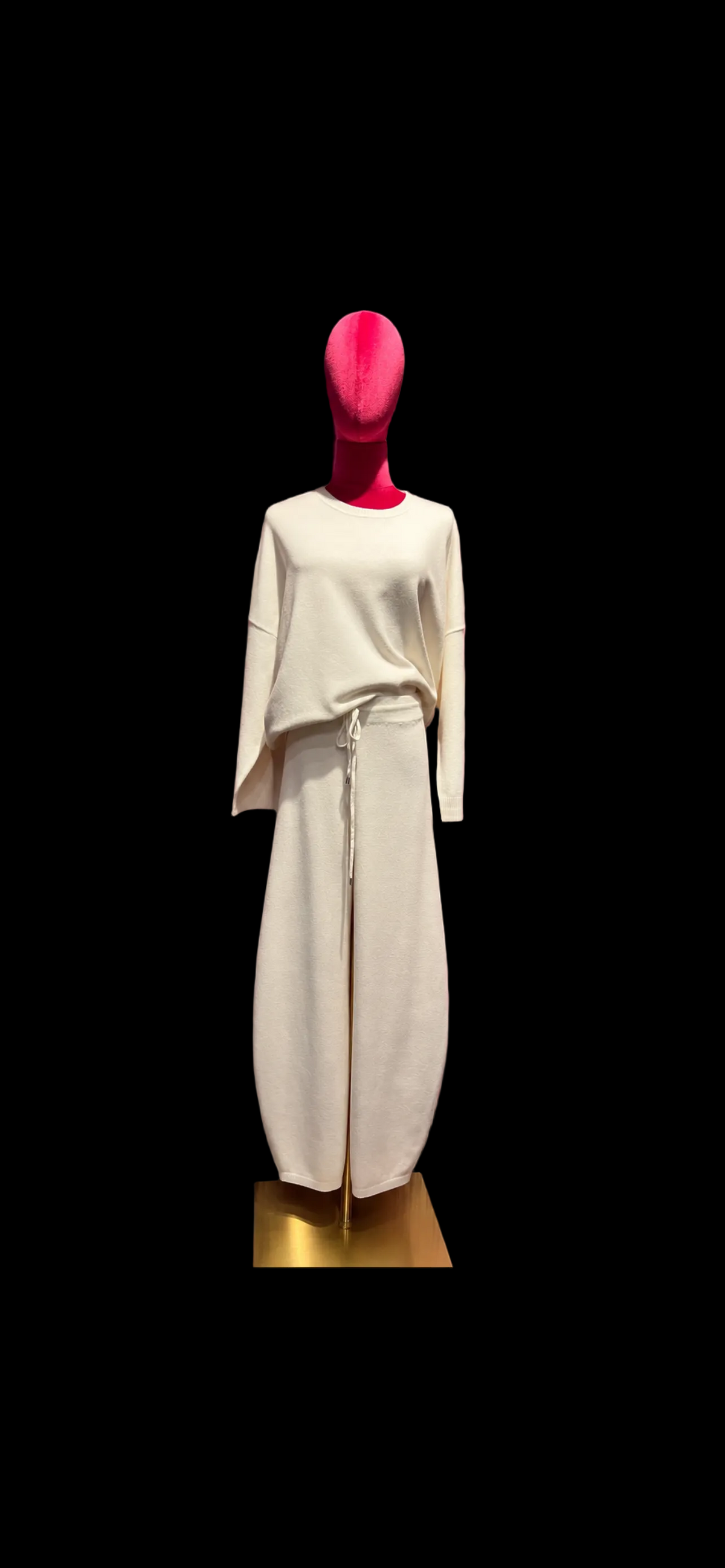 The room completo tre pezzi bianco gilet simil pelliccia pantalone e maglia