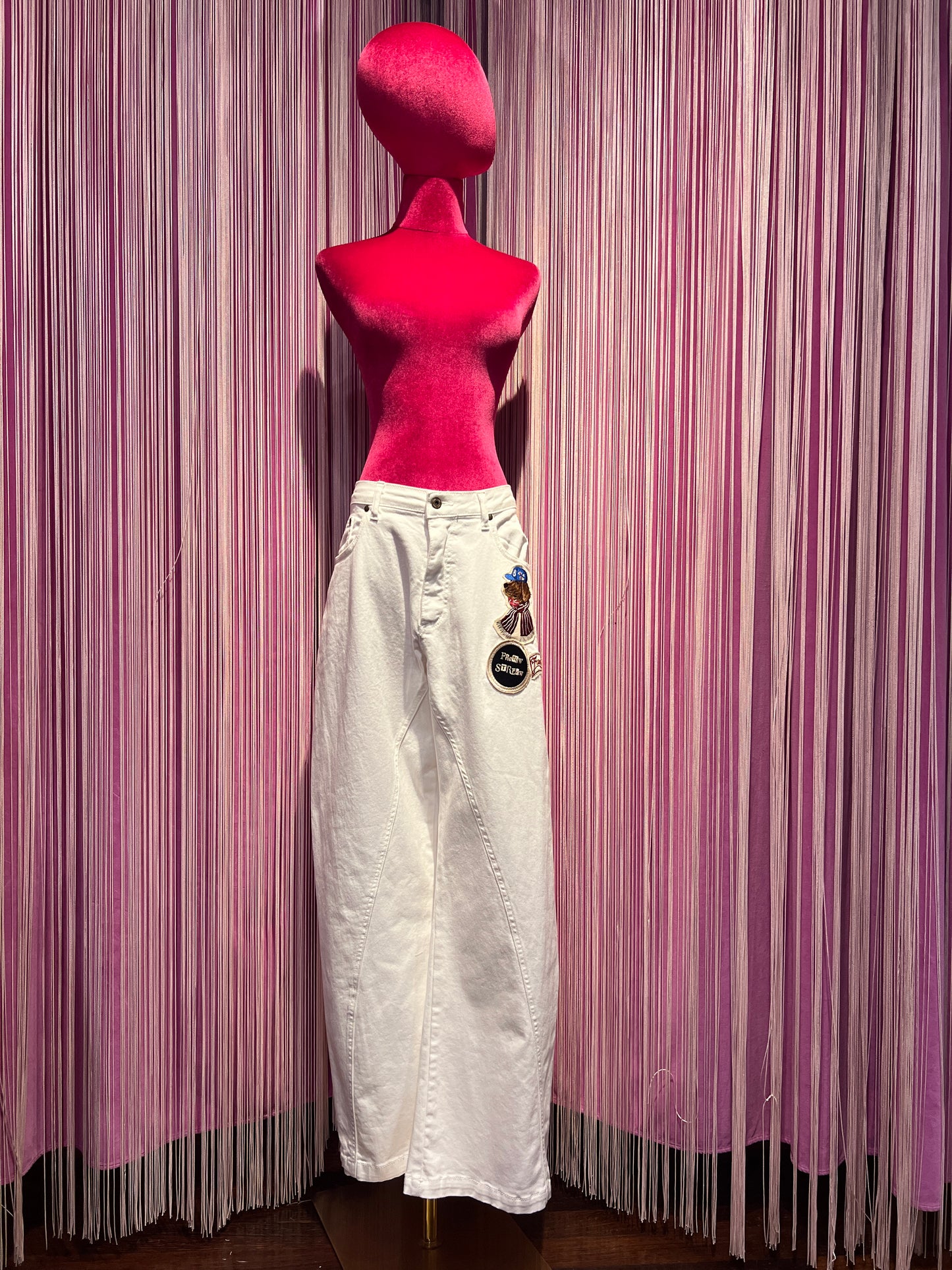 Front street -50% di sconto pantalone denim bianco con patch