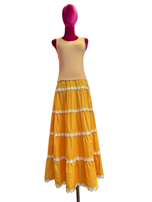 Sincere Paris abito lungo a canotta con balze e passamaneria floreale