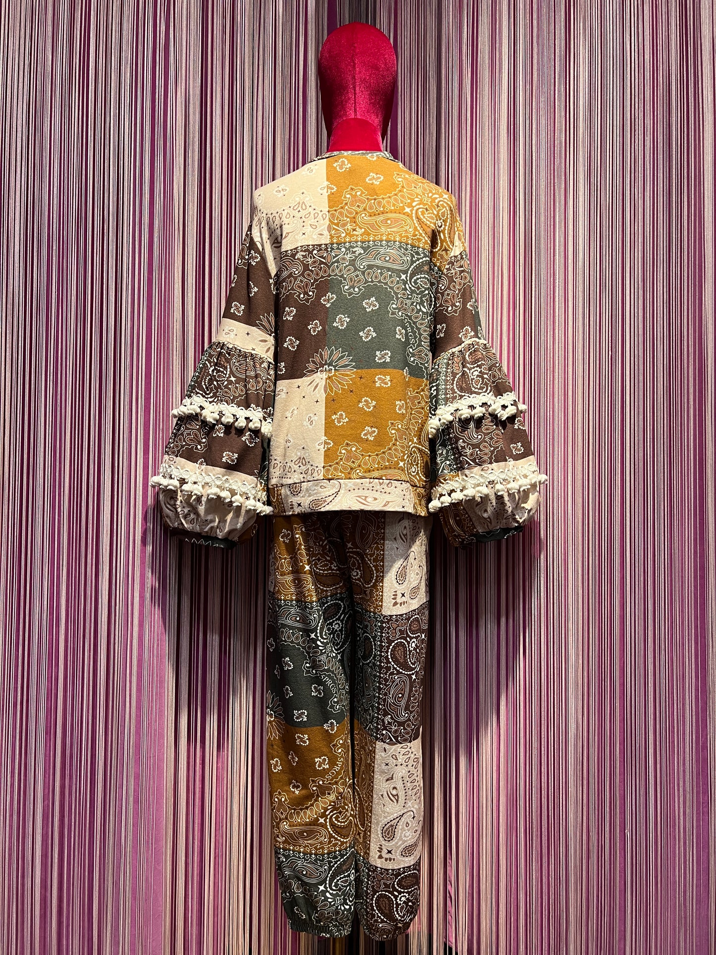 5 Progress completo fantasia bandana in felpa giacchino con zip , maniche balloon decorazioni pon pon , pantalone jogging con elastico in vita