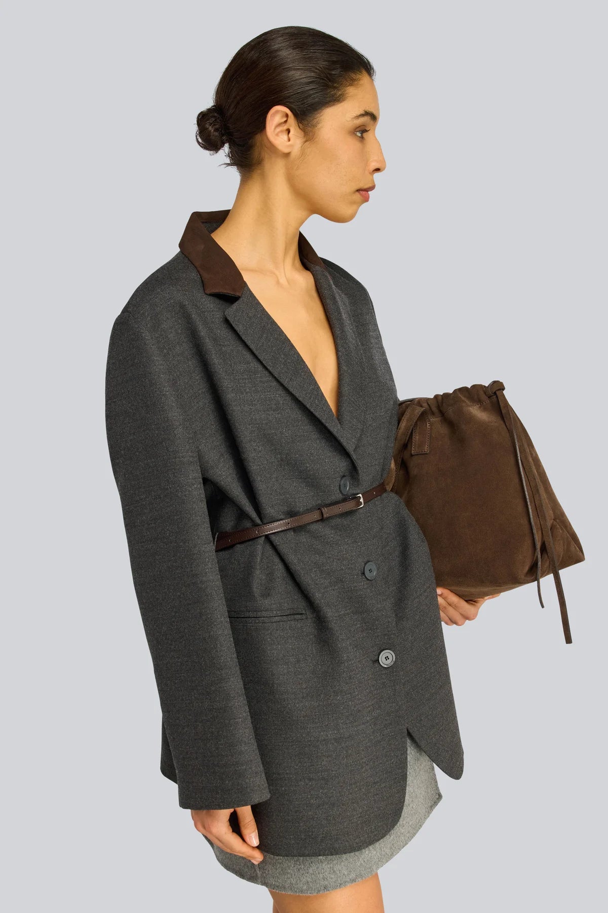 Semicouture giacca in flanella antracite colletto pelle marrone, cintura vestibilita over