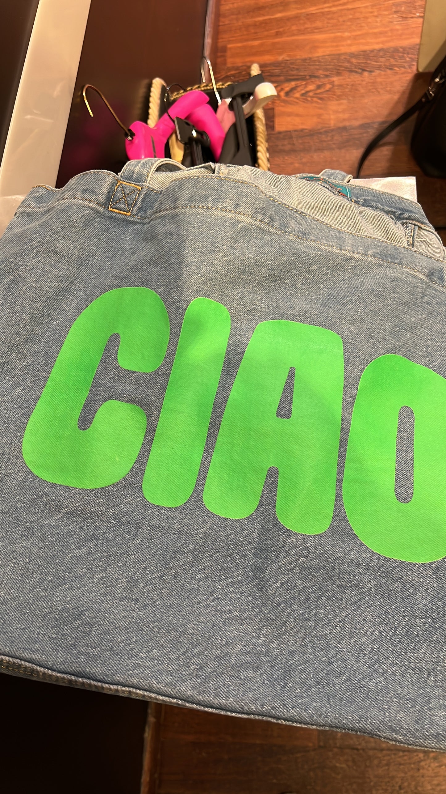 Mon amour Paris sconto-20% borsa denim due manici scritta “Ciao “ verde