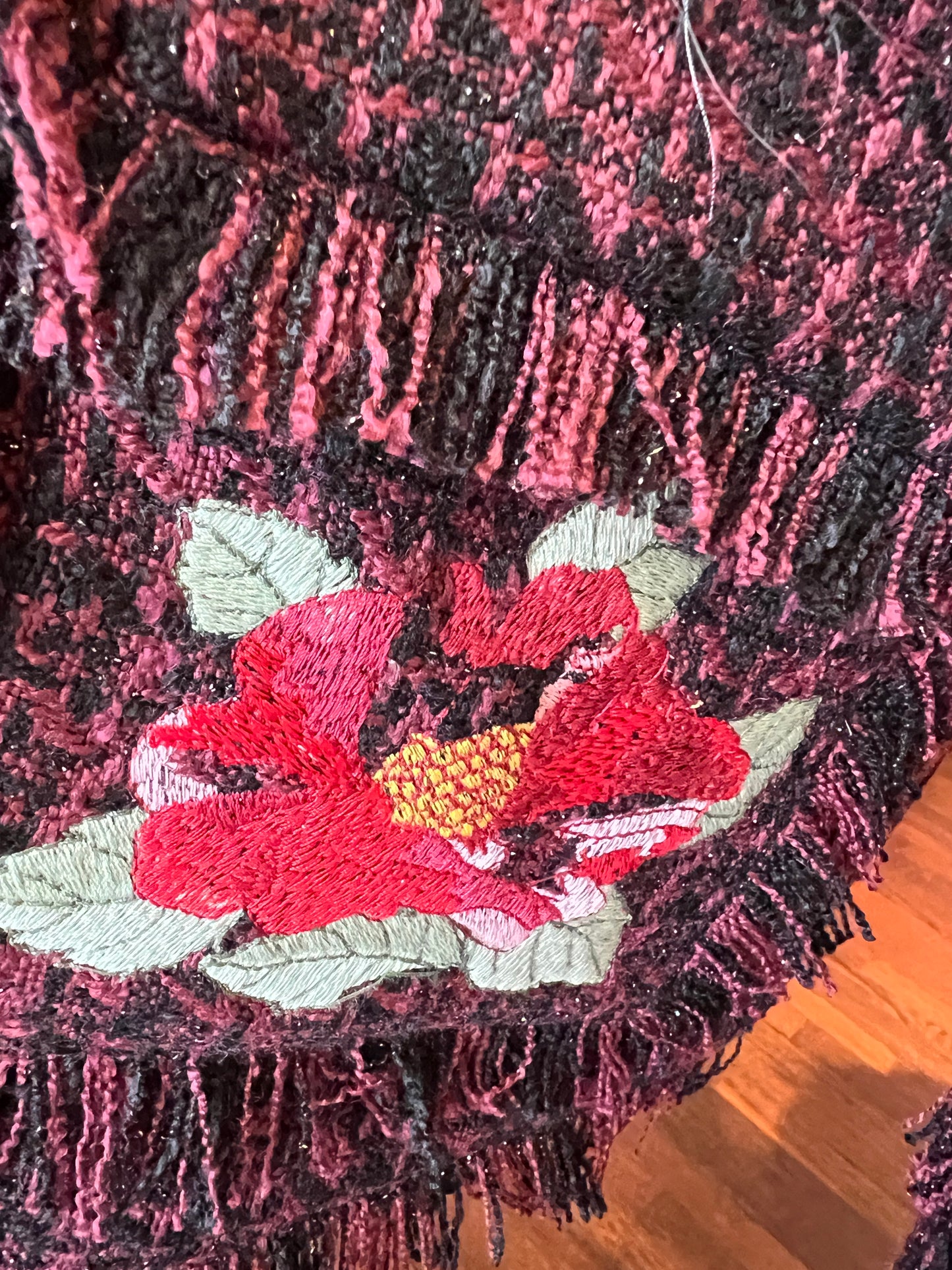 5 Progress giacca boucle burgundy e nero con decorazioni floreali e patch tigre sul dietro