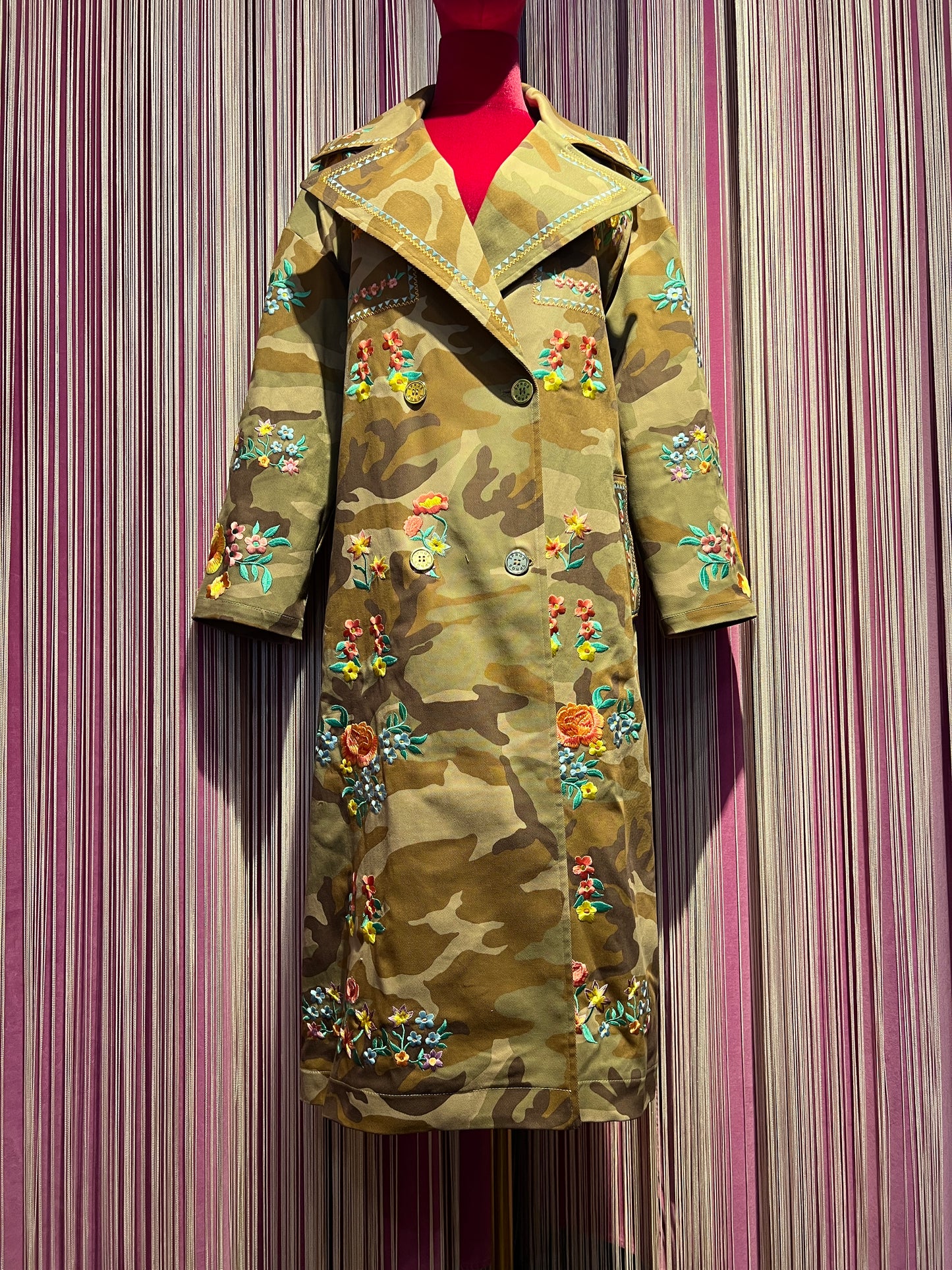 5 Progress trench camouflage con ricami floreali in cotone elasticizzato