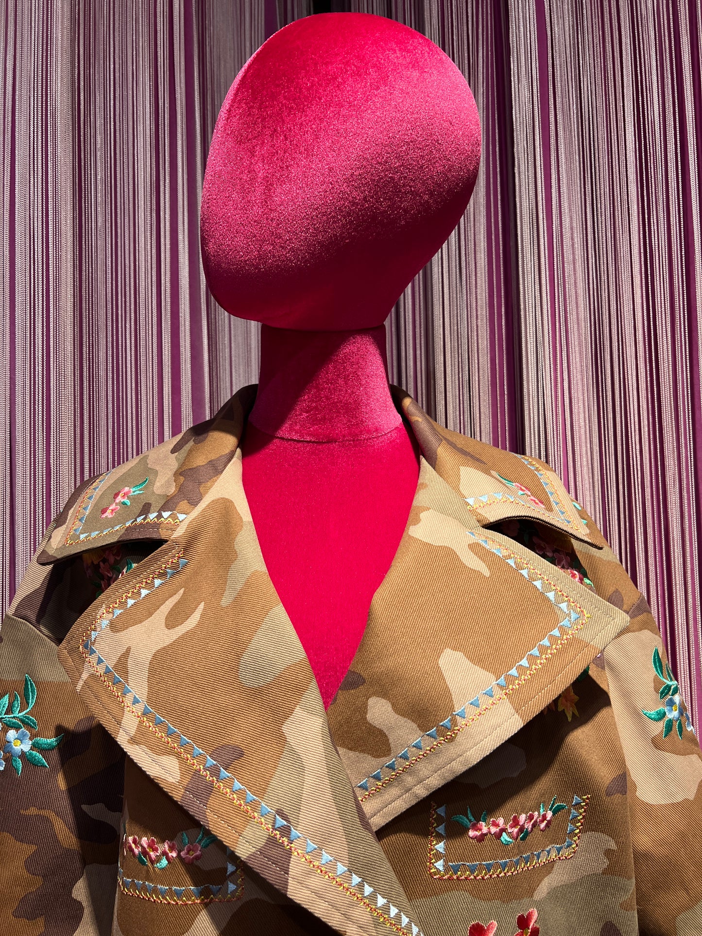 5 Progress cappotto doppiopetto camouflage con decorazioni floreali