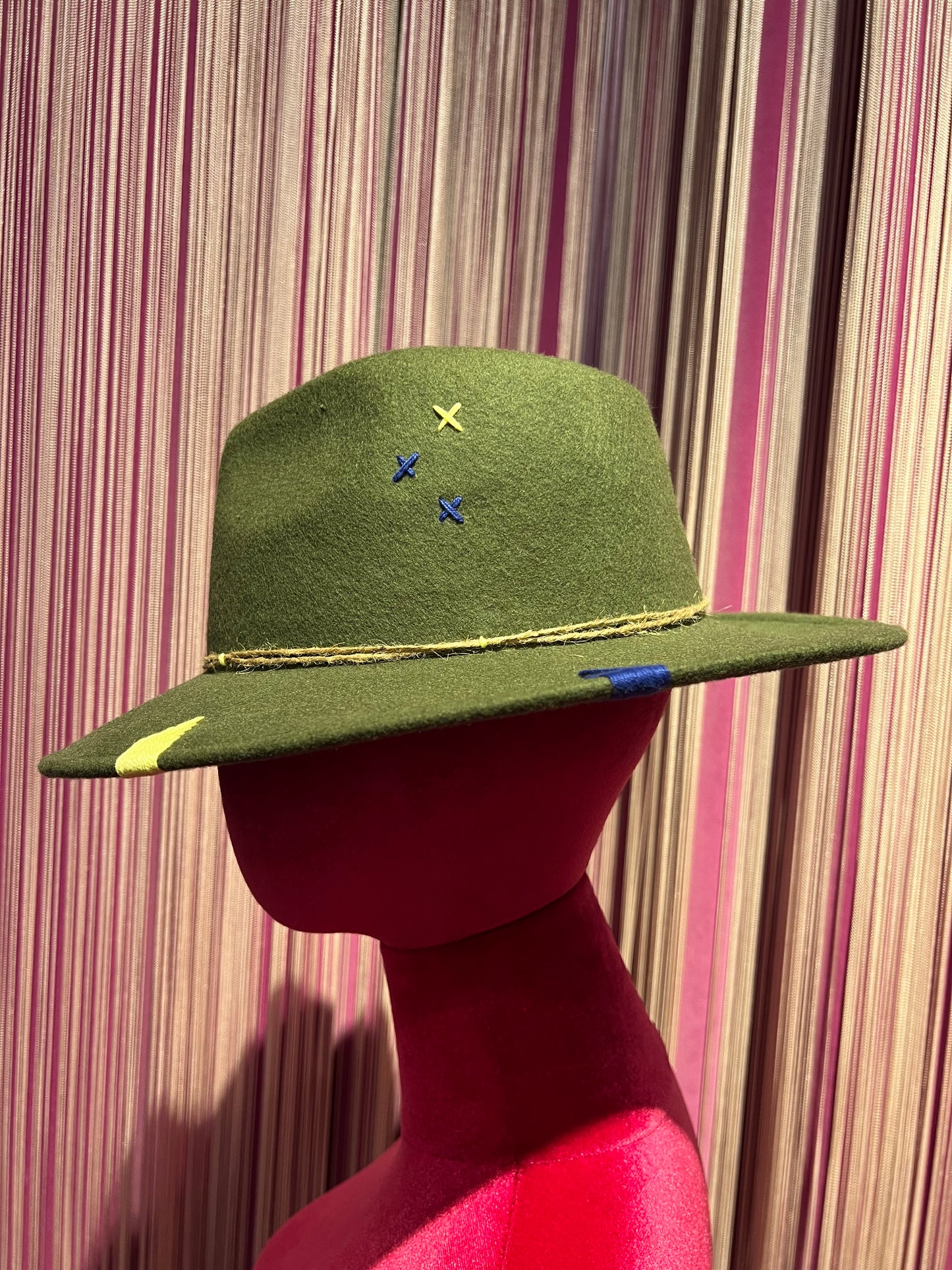 The hatgang cappello logo verde