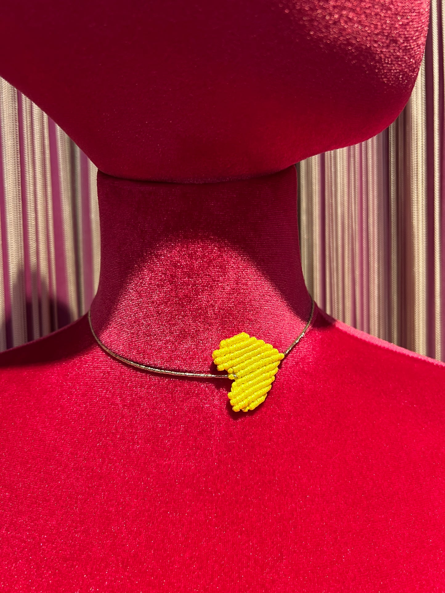 Collana cuore crochet regolabile gialla