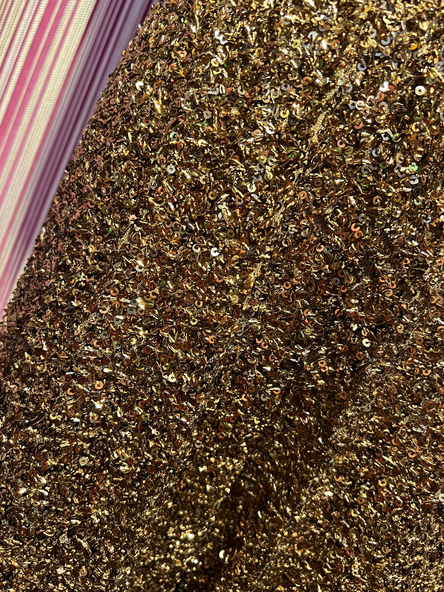 The room completo taupe blusa e pantalone con paillettes