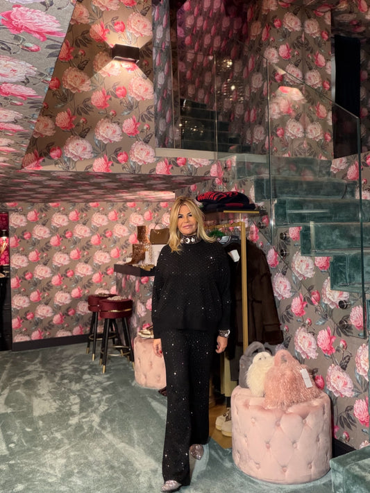 The room completo nero maglia e pantalone pois di cristalli