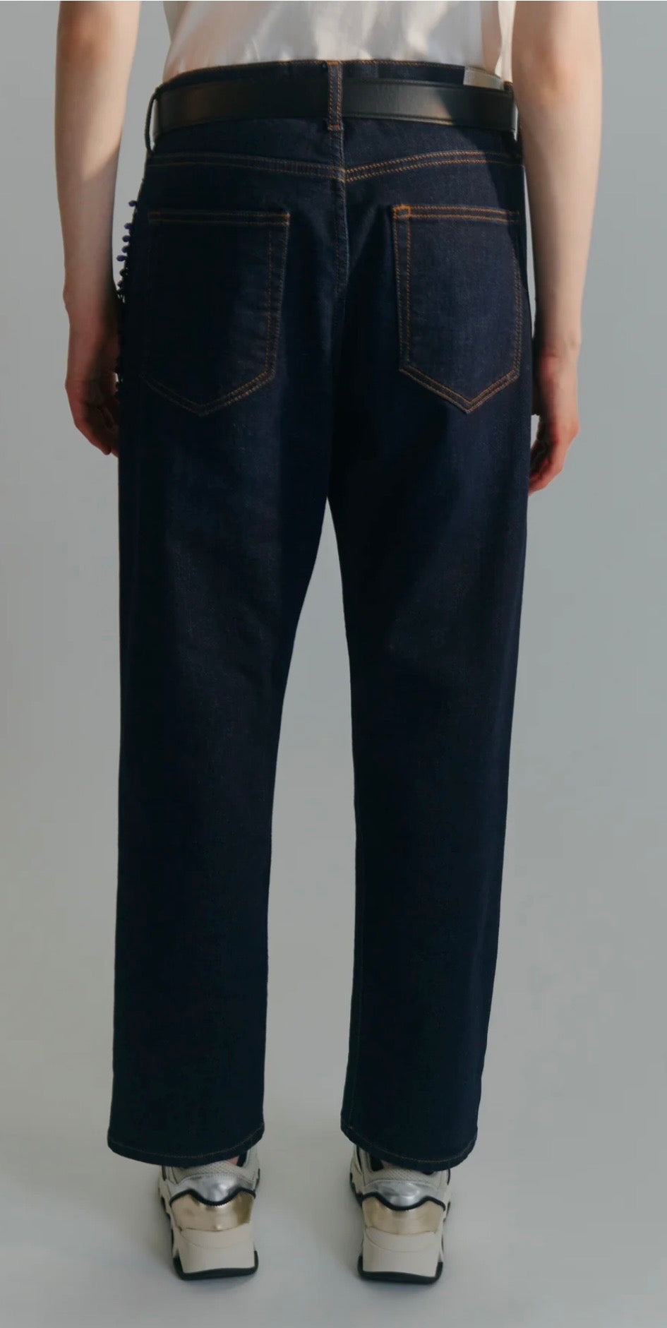 Circus Hotel  jeans denim blu scuro , vita bassa , dettaglio frange gioiello